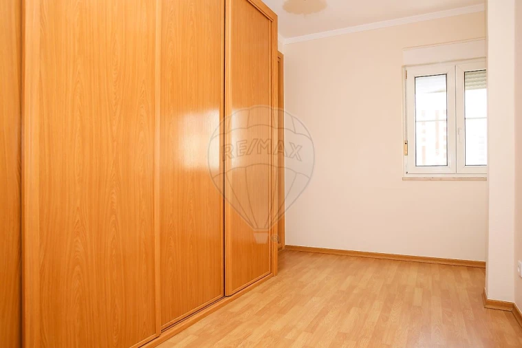 Apartamento T3 para Arrendamento em Carregado e Cadafais Foto 6