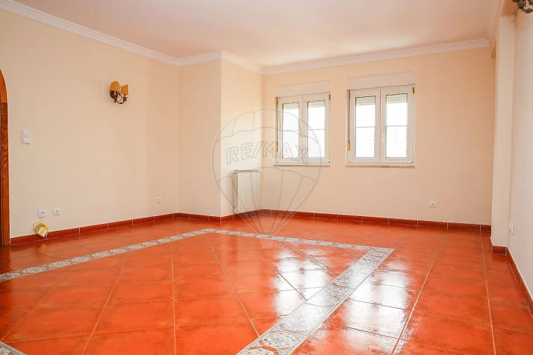 Apartamento T3 para Arrendamento em Carregado e Cadafais Foto 23