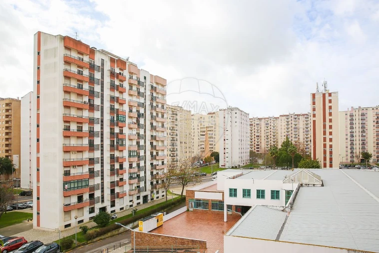 Apartamento T3 para Arrendamento em Carregado e Cadafais Foto 41