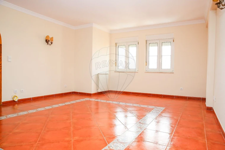 Apartamento T3 para Arrendamento em Carregado e Cadafais Foto 24