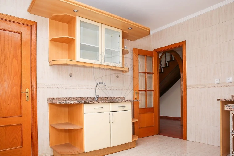 Apartamento T3 para Arrendamento em Carregado e Cadafais Foto 34