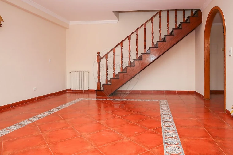 Apartamento T3 para Arrendamento em Carregado e Cadafais Foto 26