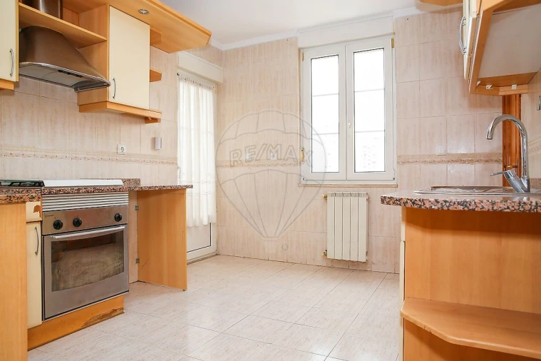 Apartamento T3 para Arrendamento em Carregado e Cadafais Foto 31