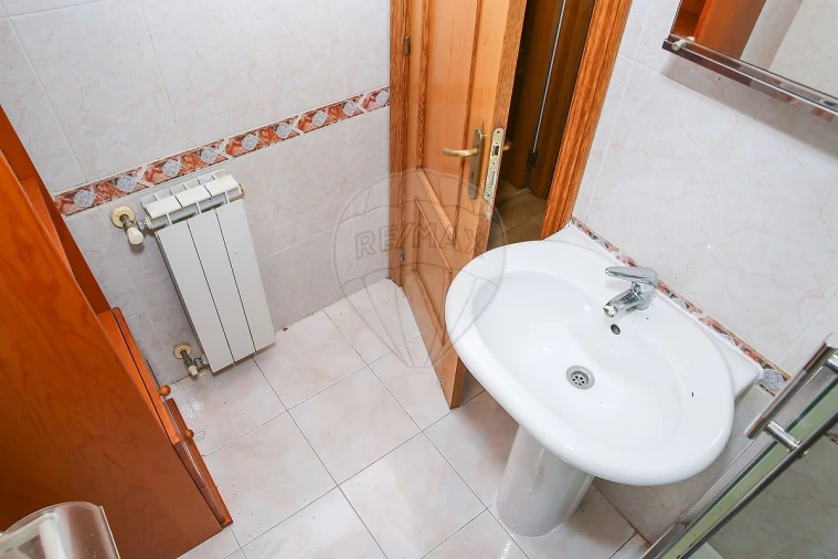 Apartamento T3 para Arrendamento em Carregado e Cadafais Foto 19