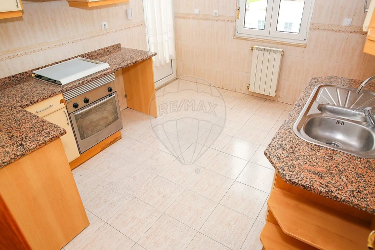 Apartamento T3 para Arrendamento em Carregado e Cadafais Foto 30