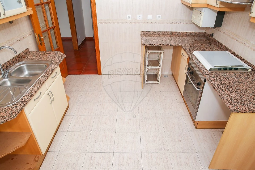 Apartamento T3 para Arrendamento em Carregado e Cadafais Foto 35