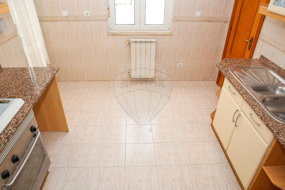 Apartamento T3 para Arrendamento em Carregado e Cadafais Foto 33