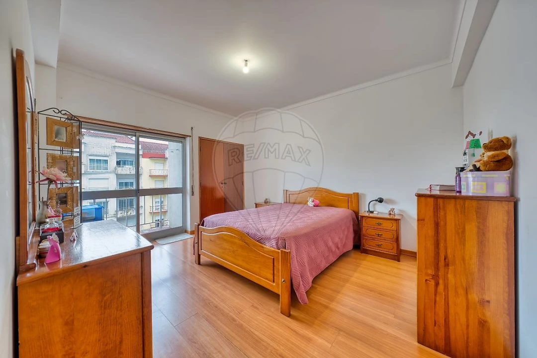 Apartamento T3 para Venda em Rio Maior Foto 2