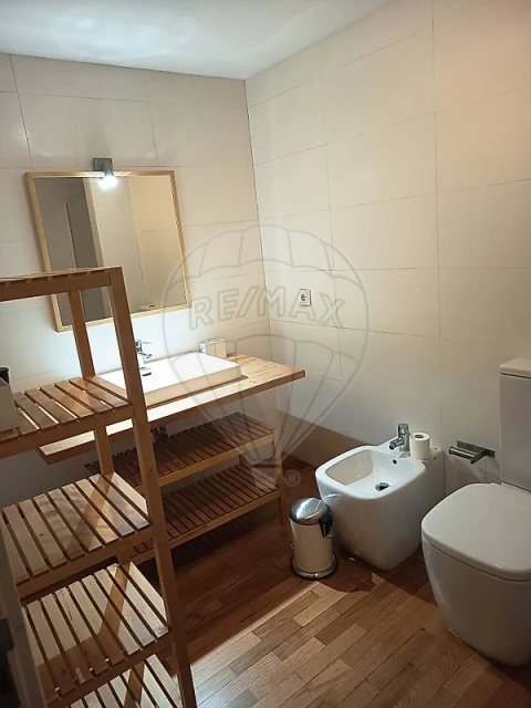 Apartamento T3 para Arrendamento em Aldoar, Foz do Douro e Nevogilde