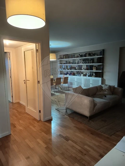 Apartamento T3 para Arrendamento em Aldoar, Foz do Douro e Nevogilde