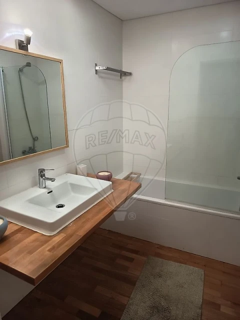 Apartamento T3 para Arrendamento em Aldoar, Foz do Douro e Nevogilde