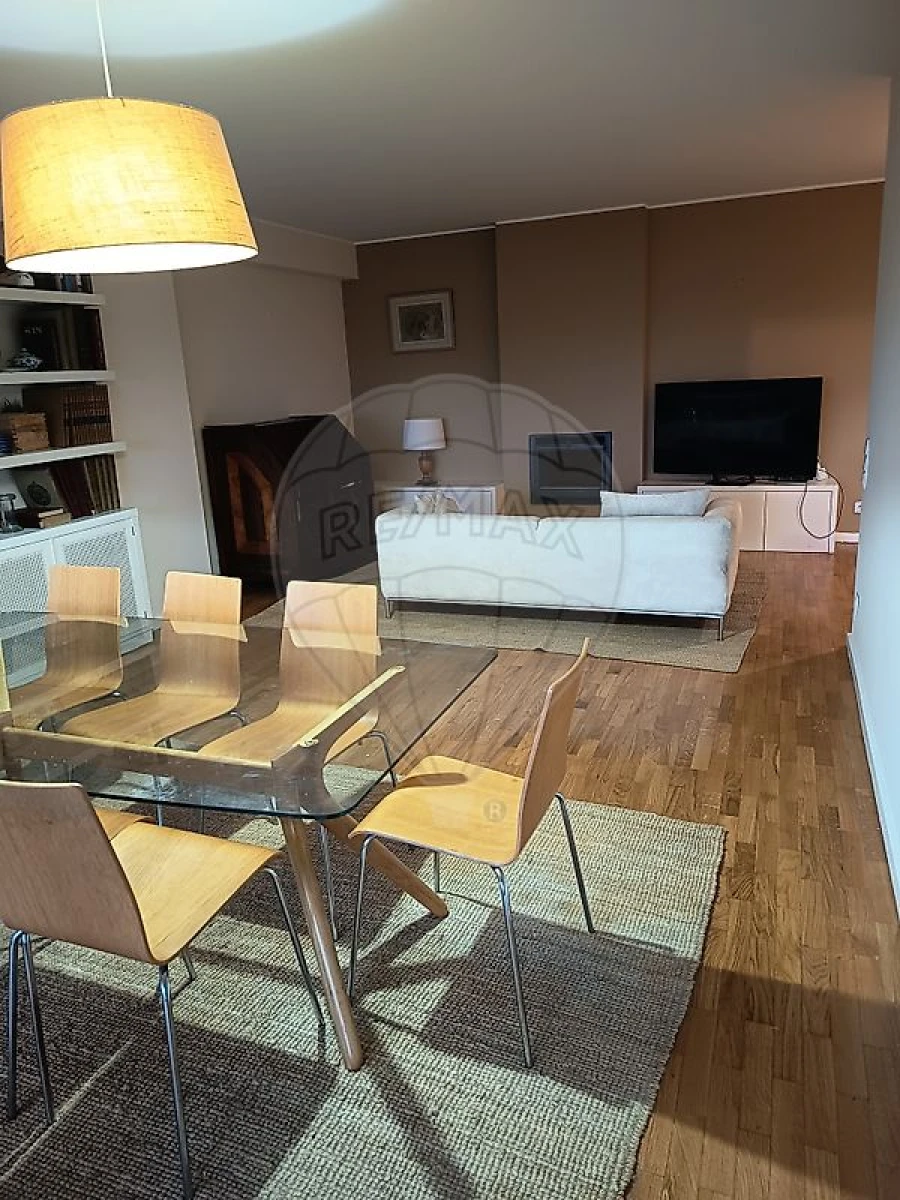 Apartamento T3 para Arrendamento em Aldoar, Foz do Douro e Nevogilde Foto 2