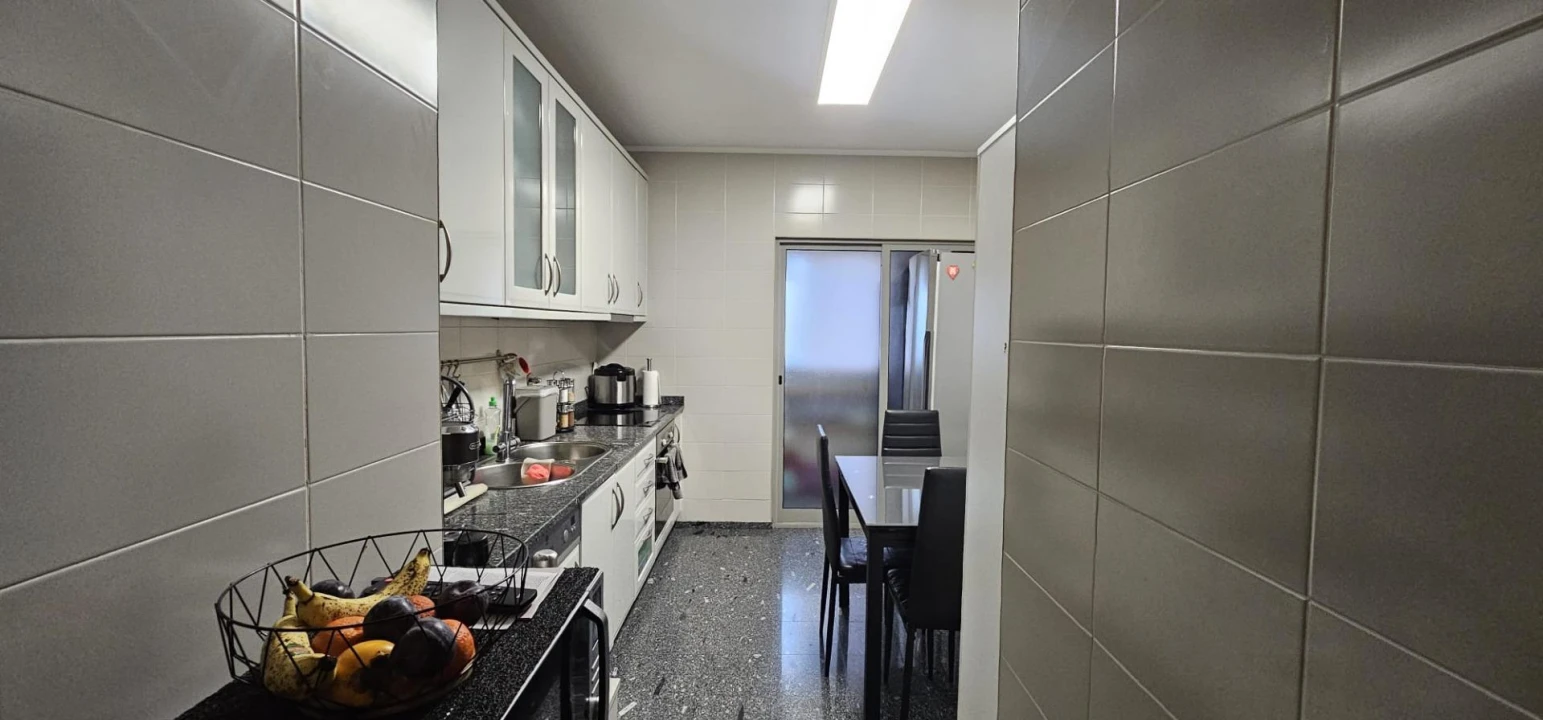 Apartamento T5 para Venda em Moreira Foto 2