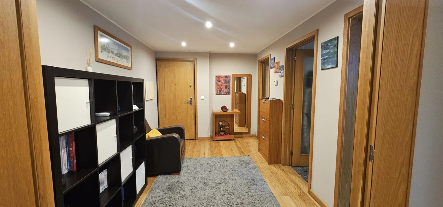 Apartamento T5 para Venda em Moreira Foto 21