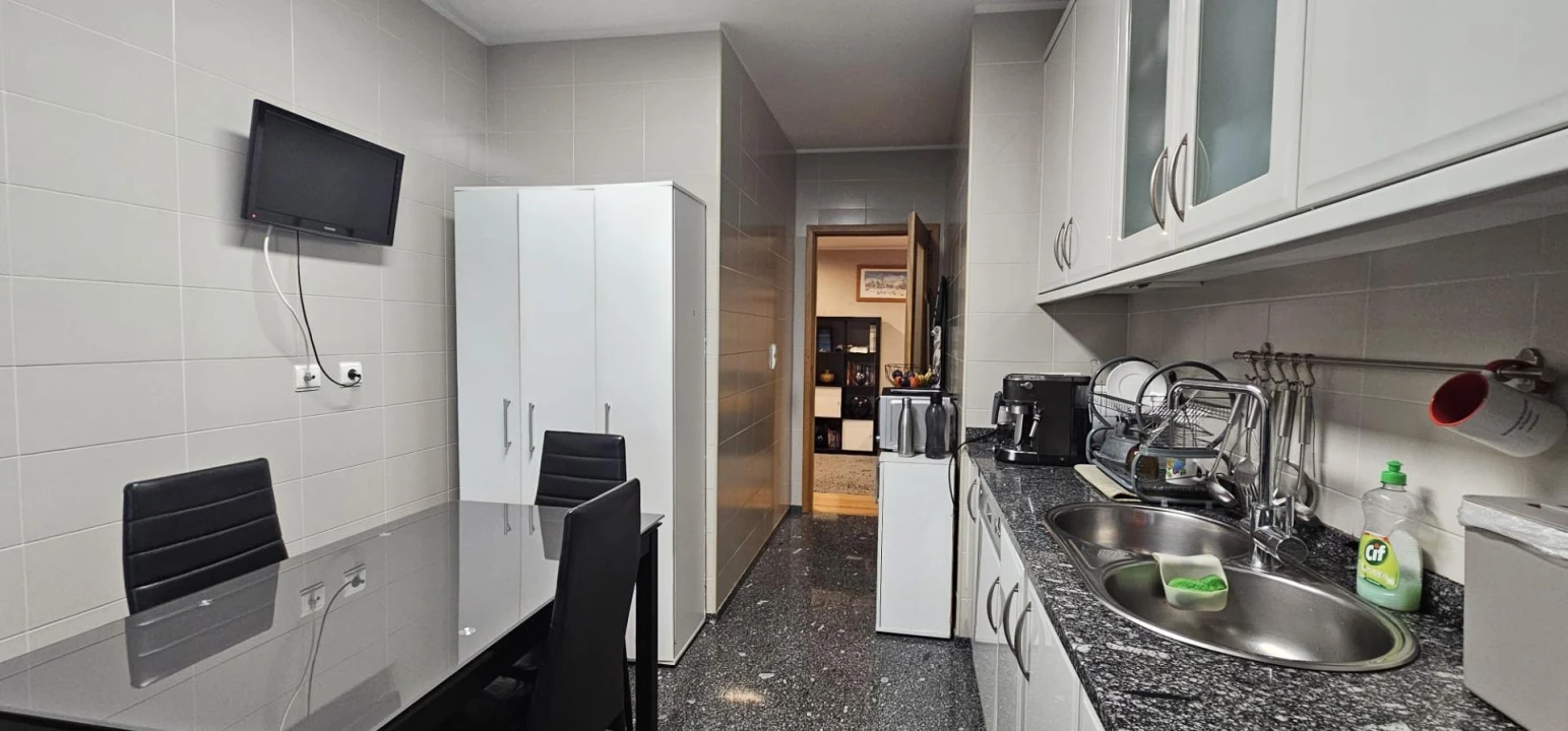 Apartamento T5 para Venda em Moreira Foto 4