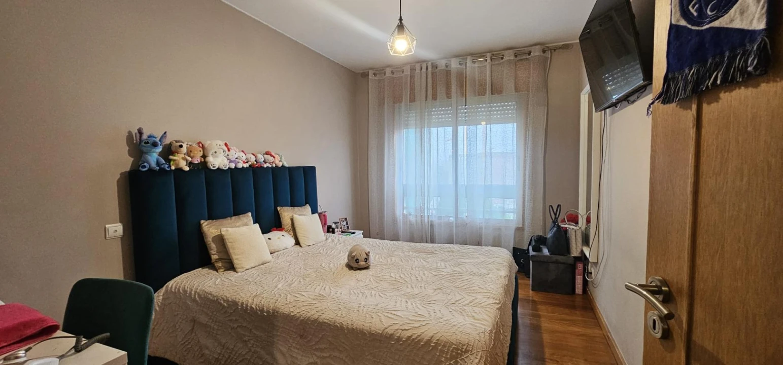 Apartamento T5 para Venda em Moreira Foto 12