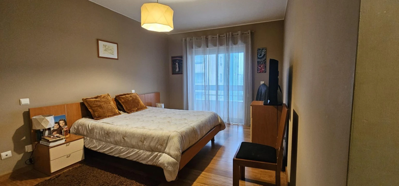 Apartamento T5 para Venda em Moreira Foto 15