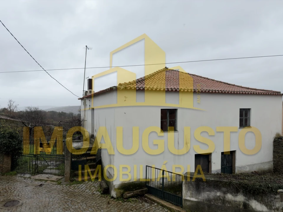 Moradia T4 para Venda em Cinco Vilas e Reigada Foto 1