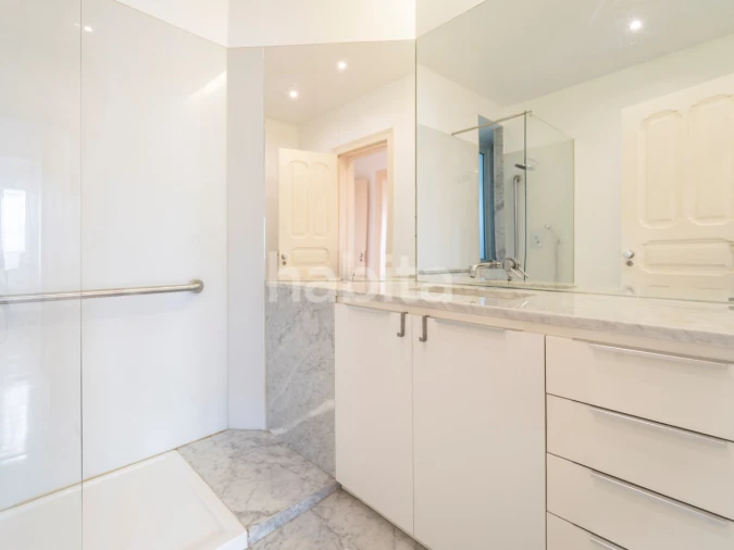 Apartamento T3 para Arrendamento em Arroios Foto 14