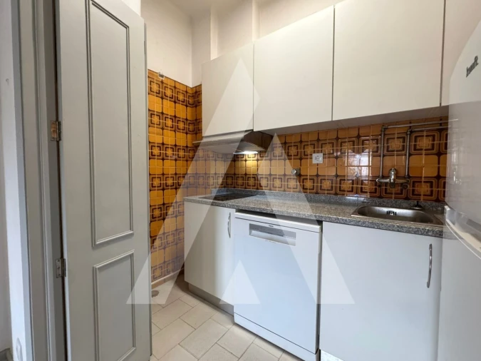 Apartamento T1 para Arrendamento em Santo Antonio dos Olivais Foto 2