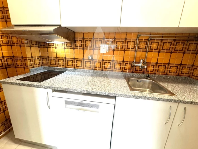 Apartamento T1 para Arrendamento em Santo Antonio dos Olivais Foto 3