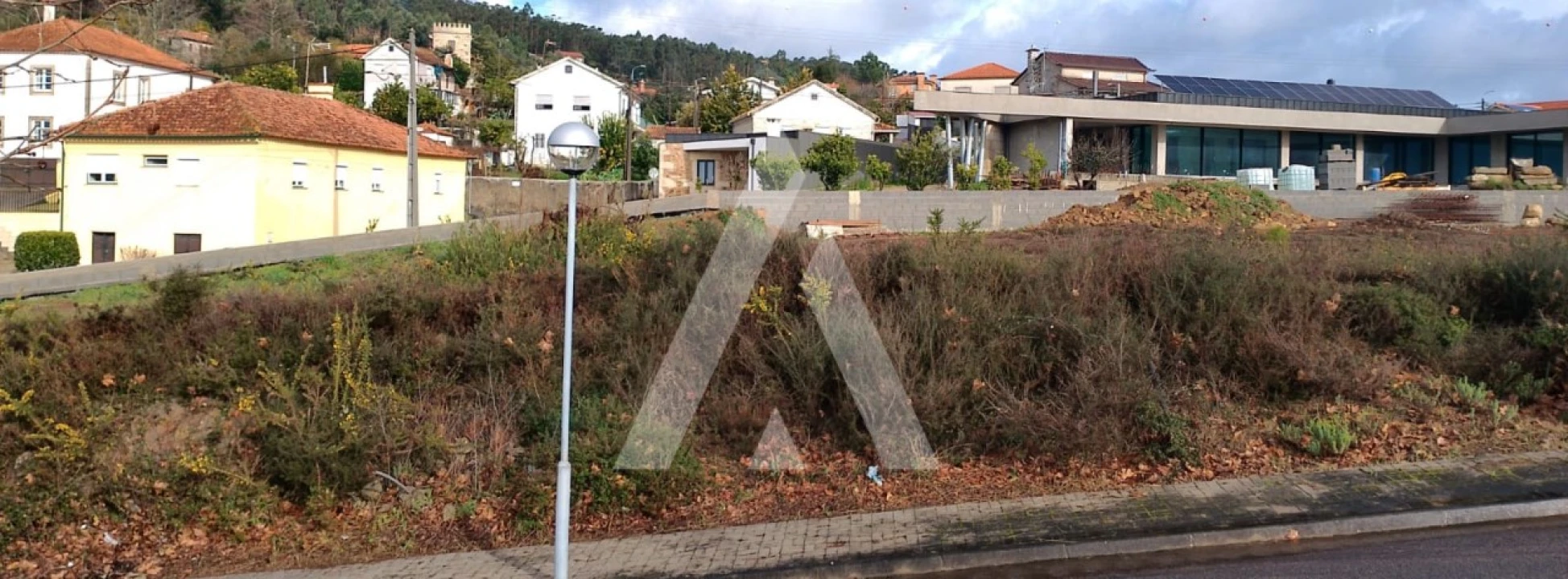 Terreno para Venda em Mujães Foto 2
