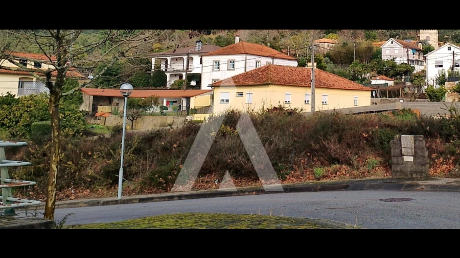 Terreno para Venda em Mujães