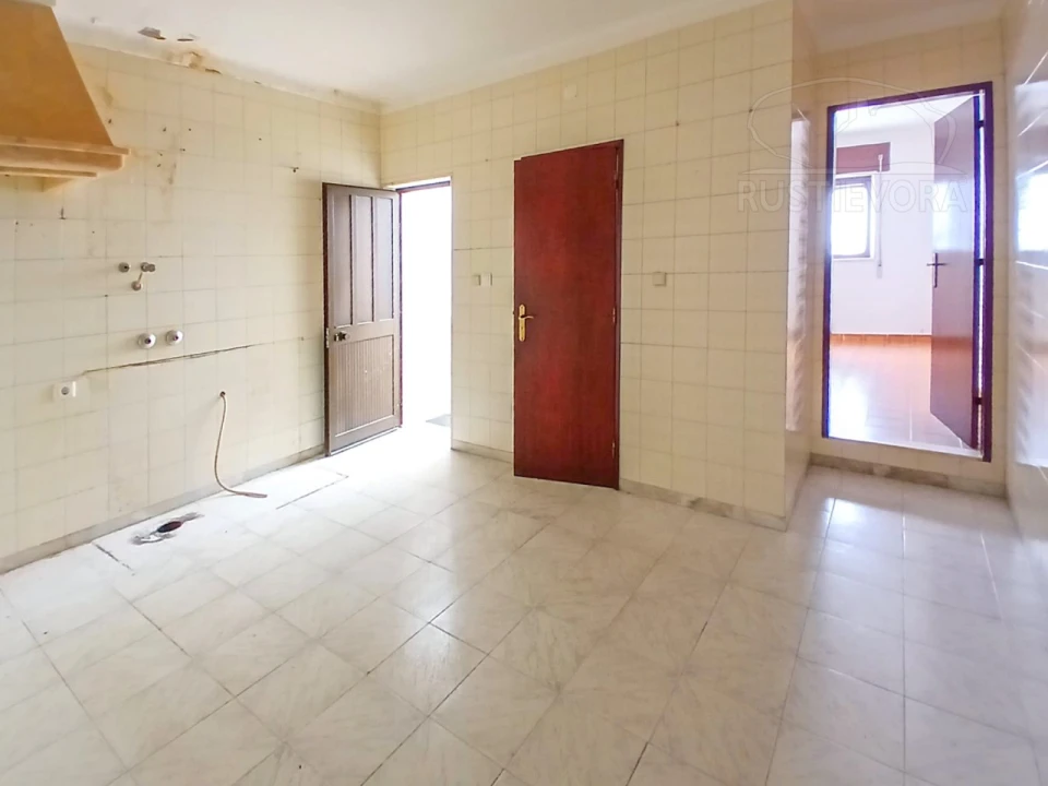 Moradia T2 para Venda em Bencatel Foto 5