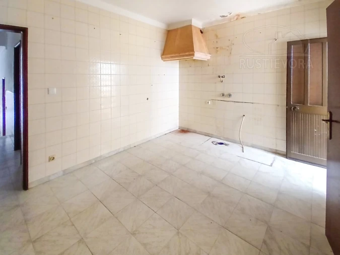 Moradia T2 para Venda em Bencatel Foto 6