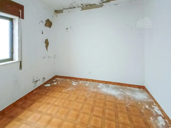 Moradia T2 para Venda em Bencatel Foto 9