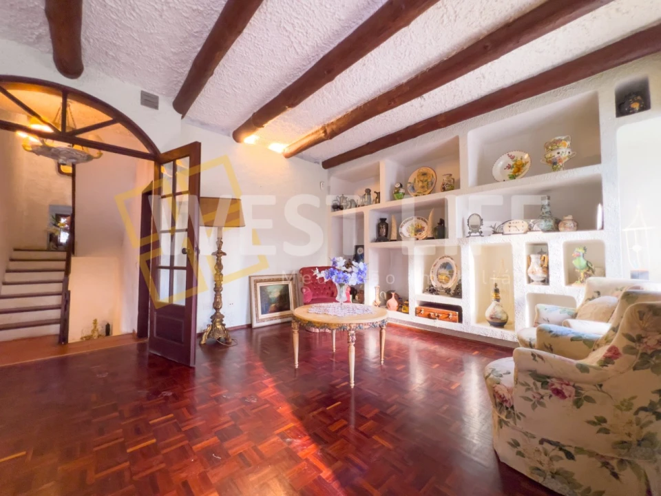 Moradia T6 para Venda em Venda do Pinheiro e Santo Estêvão das Galés Foto 4