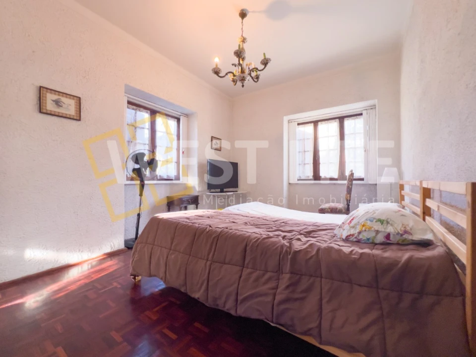 Moradia T6 para Venda em Venda do Pinheiro e Santo Estêvão das Galés Foto 16