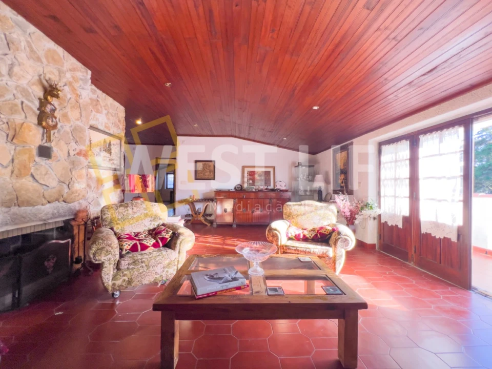 Moradia T6 para Venda em Venda do Pinheiro e Santo Estêvão das Galés Foto 21