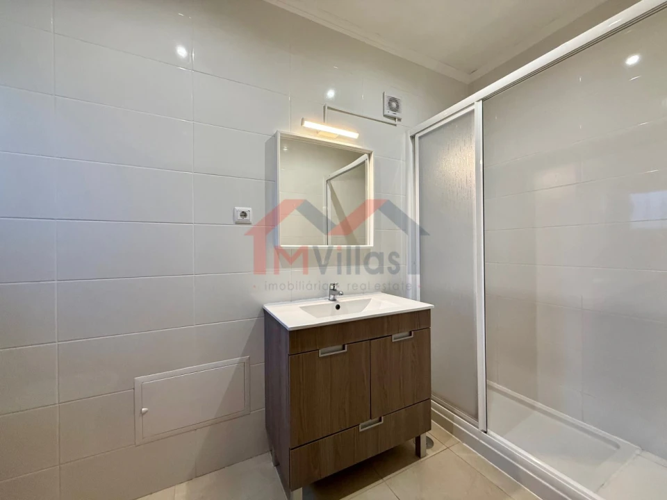 Moradia T2 para Venda em Loule (São Clemente) Foto 7