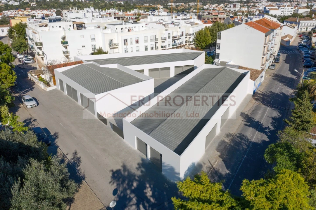 Garagem para Arrendamento em Tavira (Santa Maria e Santiago) Foto 1
