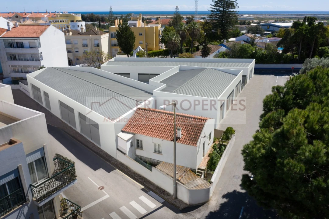 Garagem para Arrendamento em Tavira (Santa Maria e Santiago) Foto 2