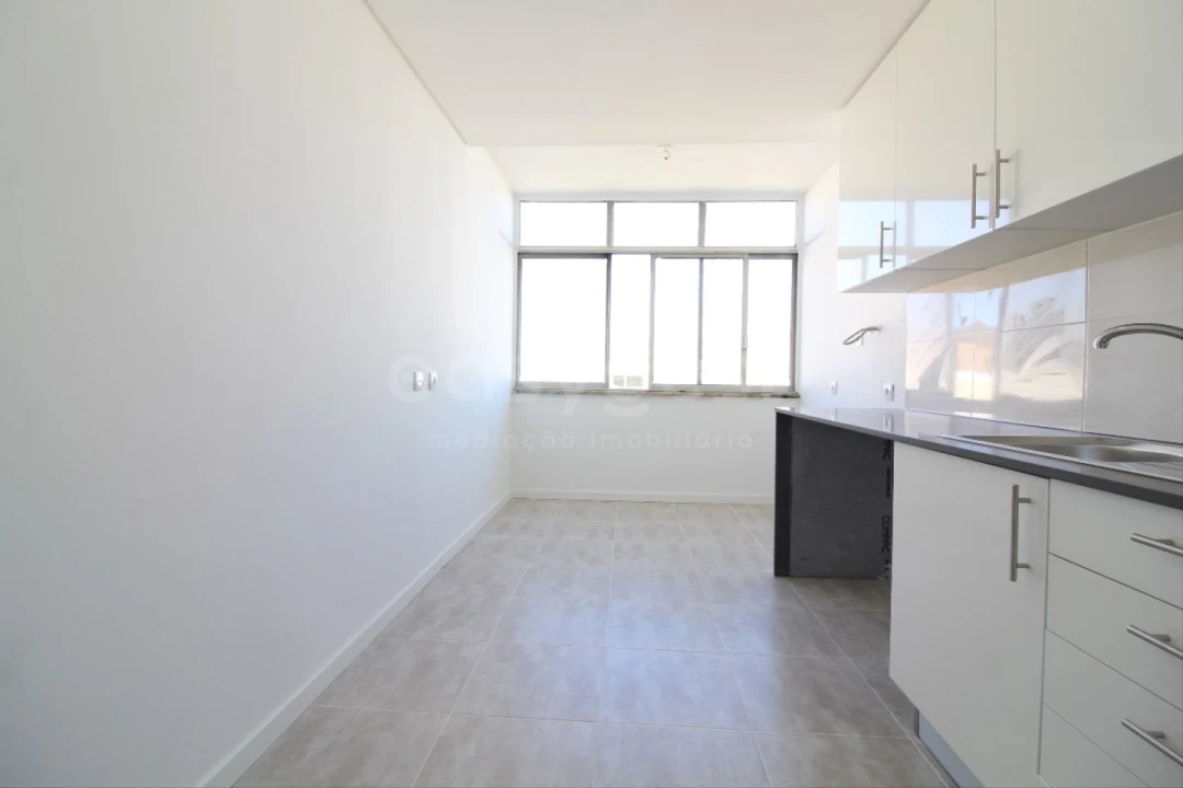 Apartamento T3 para Venda em Amora Foto 3
