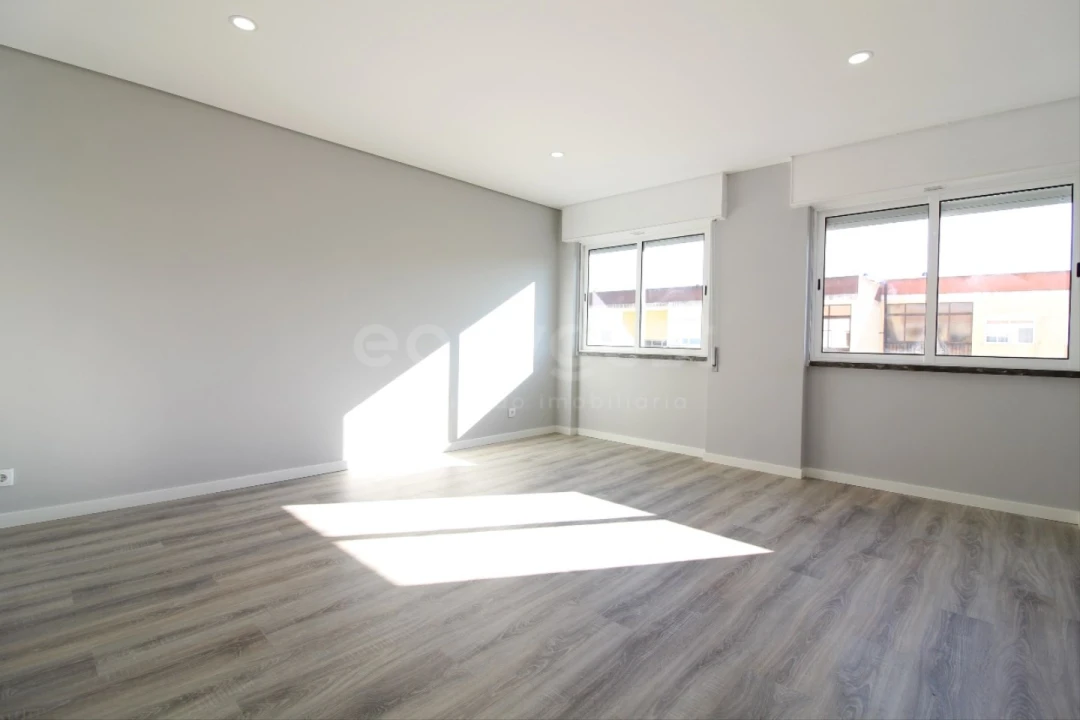 Apartamento T3 para Venda em Amora Foto 6