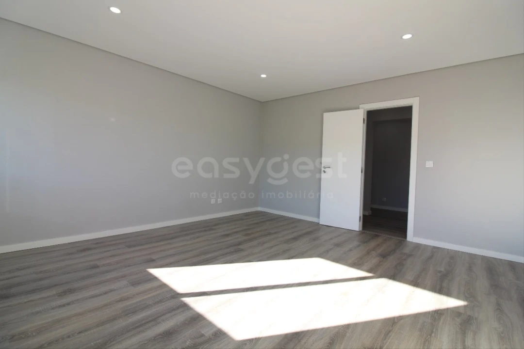 Apartamento T3 para Venda em Amora Foto 7