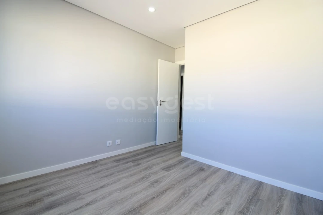 Apartamento T3 para Venda em Amora Foto 16