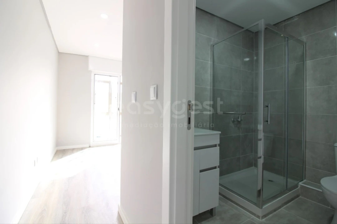 Apartamento T3 para Venda em Amora Foto 18