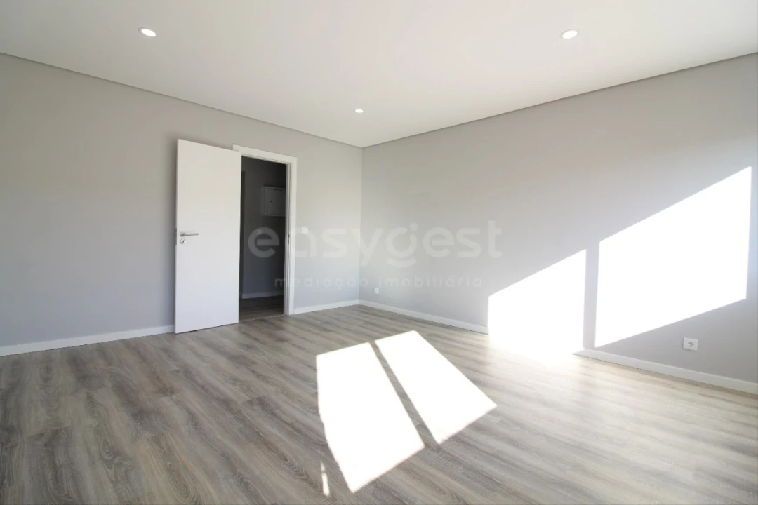 Apartamento T3 para Venda em Amora Foto 27