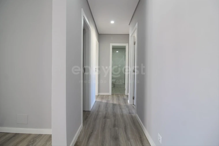 Apartamento T3 para Venda em Amora Foto 8