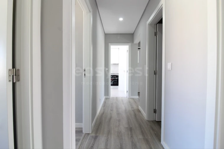 Apartamento T3 para Venda em Amora Foto 9