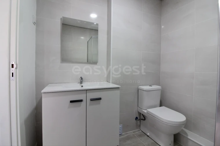 Apartamento T3 para Venda em Amora Foto 14