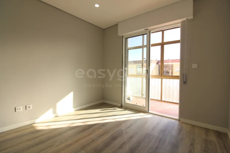 Apartamento T3 para Venda em Amora Foto 32