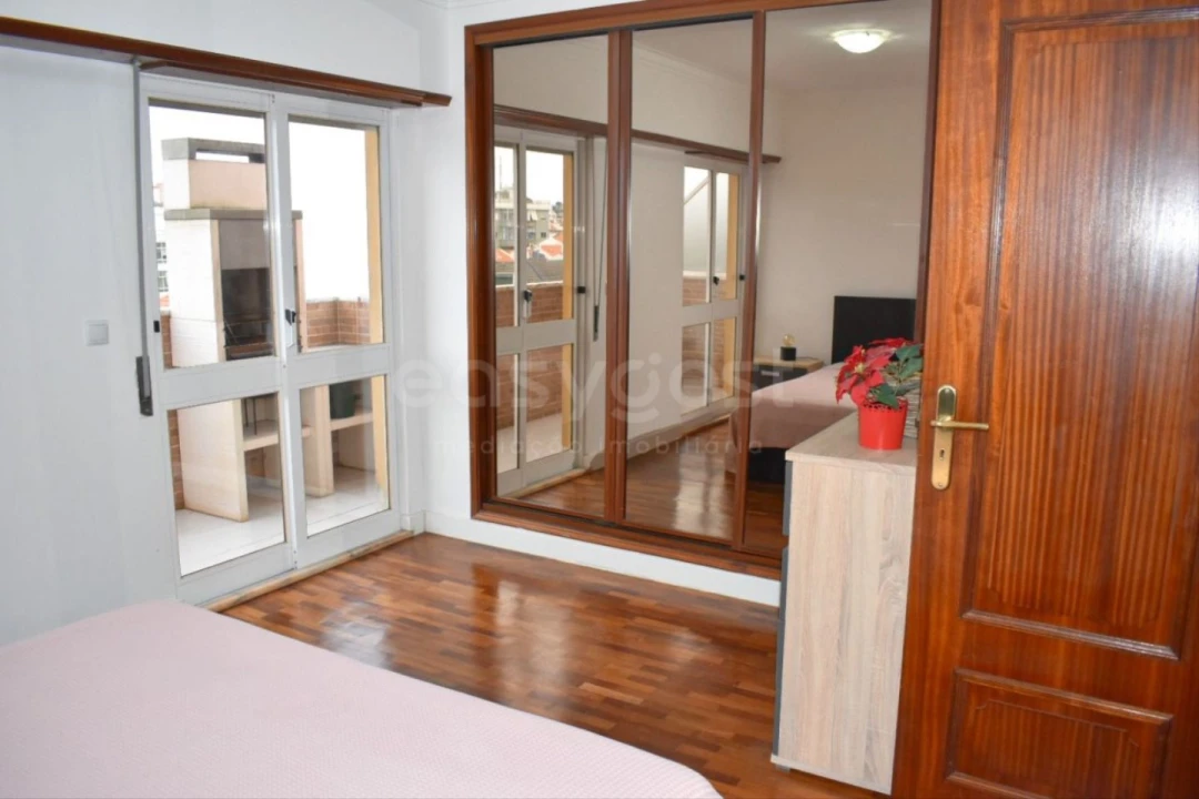 Apartamento T2 para Venda em Algueirão-Mem Martins Foto 8