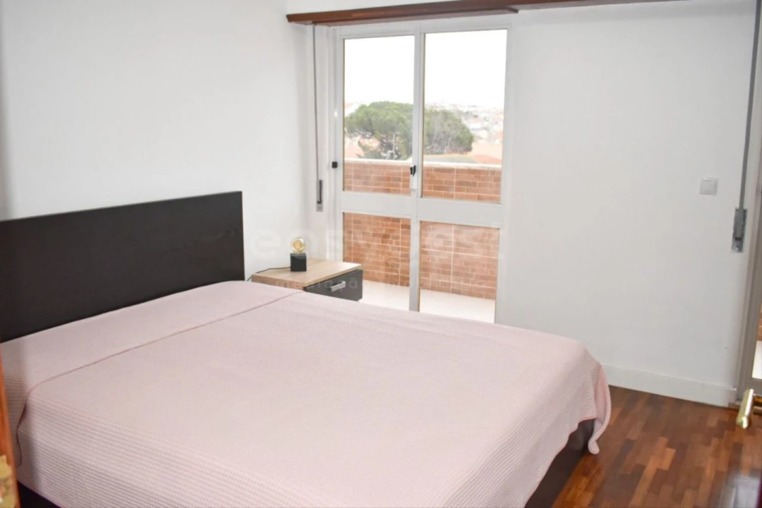 Apartamento T2 para Venda em Algueirão-Mem Martins Foto 9