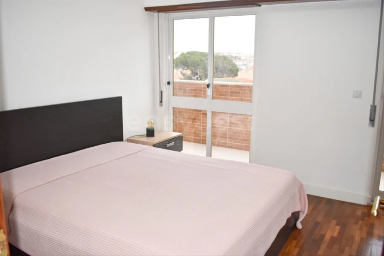 Apartamento T2 para Venda em Algueirão-Mem Martins Foto 9