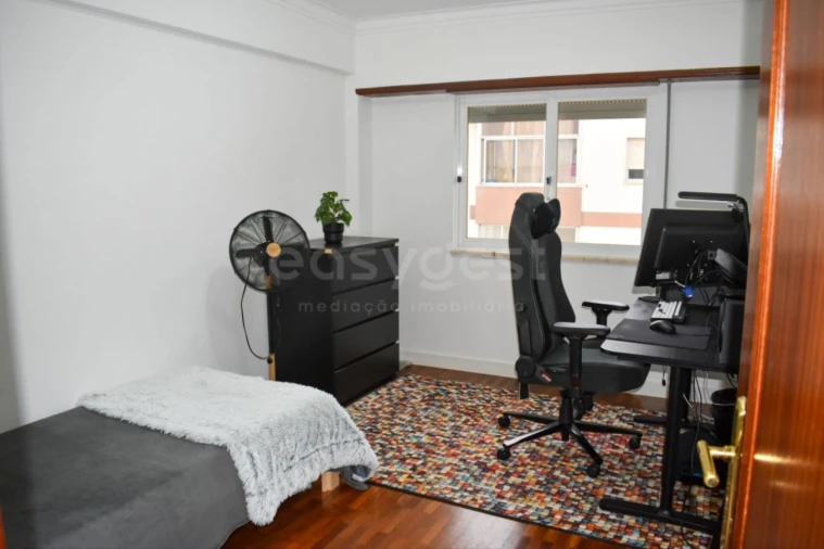 Apartamento T2 para Venda em Algueirão-Mem Martins Foto 12